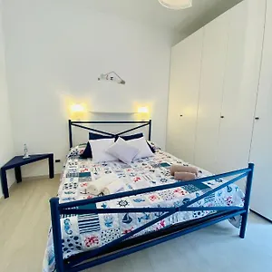 vivi-la-mia-liguria-a-casa-di-flavia.hotelitalianriviera.com/